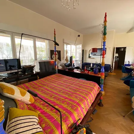 Guest house White Queen Paris
